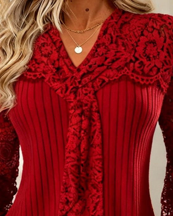 Enfärgad Blus Med Fluga Och Randigt Mönster