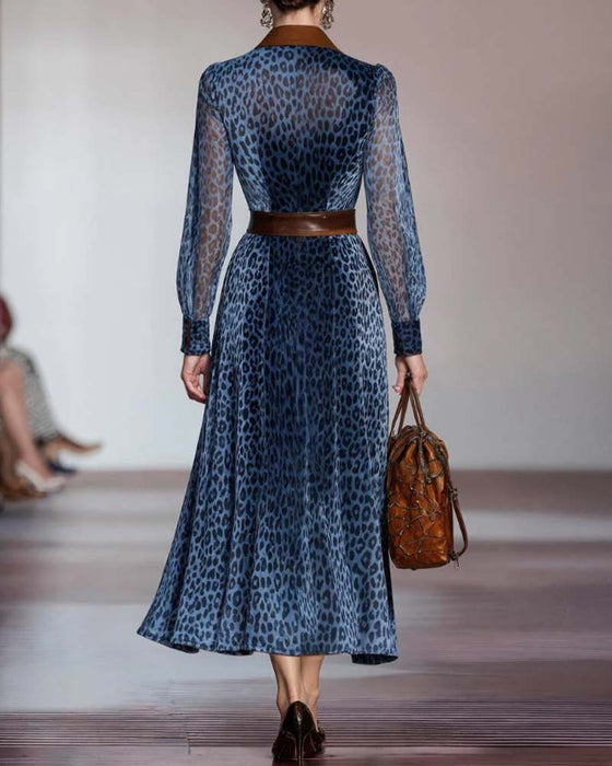 Modern Klänning Med Leopardtryck Och Lappverk