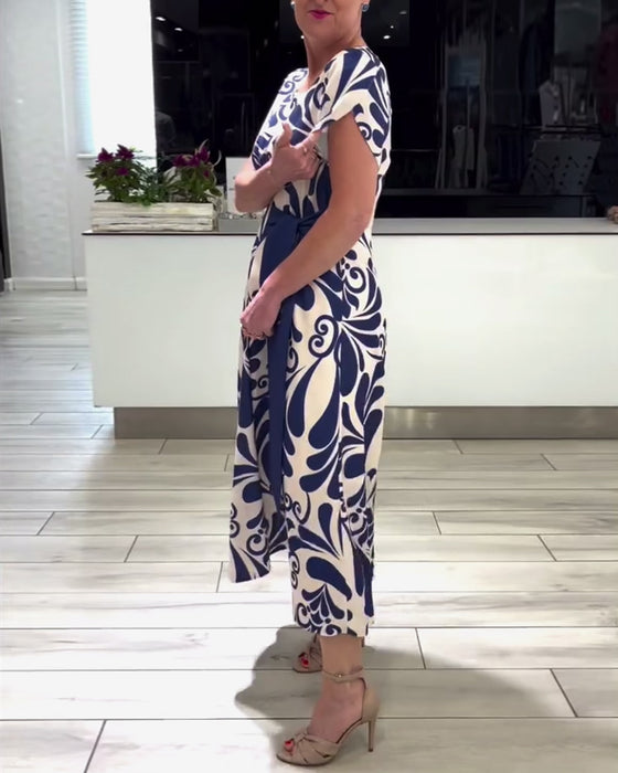 Elegant kortärmad klänning med kontrasttryck