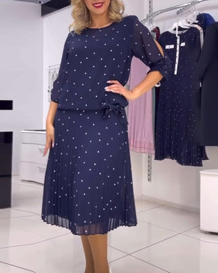 Vardagsklänning med rund hals, prickig