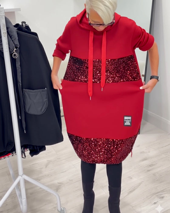 Klänning Med Huva Och Moderiktig Patchwork