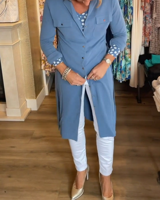 Avslappnad enfärgad Knappkappa