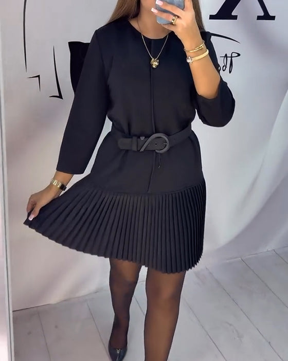 Klänning Med Trekvartsärm Och Plissering I Dragspelsstil