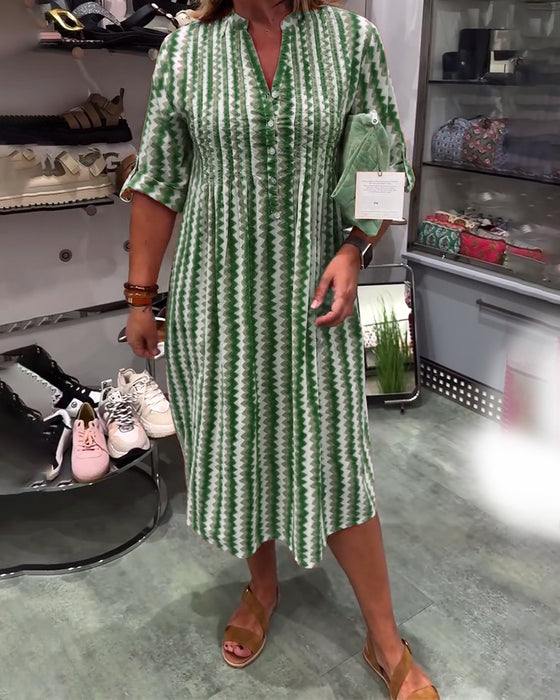 Klänning med vågmönster