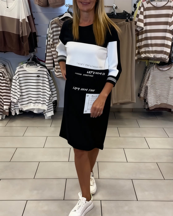 Klänning Med Kontrasterande Paneler