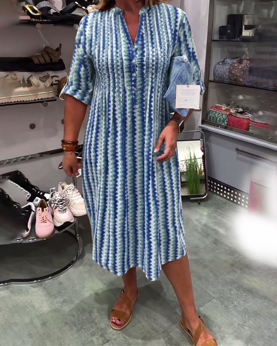 Klänning med vågmönster