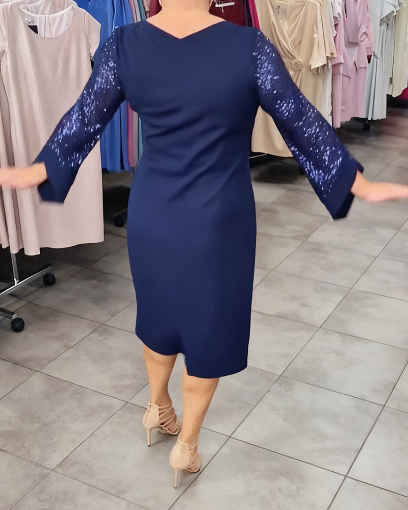 Elegant Lösittande Klänning Med V-Ringning