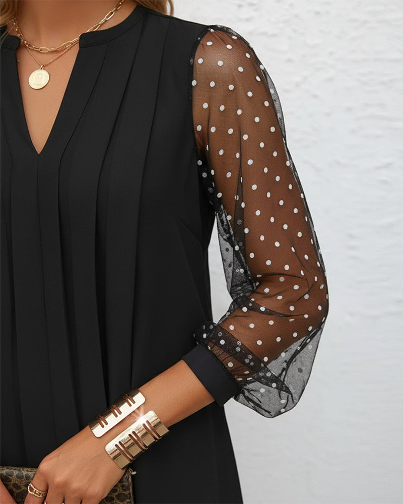 Klänning Med V-Krage Design, Nätstoff Och Slimmande Passform