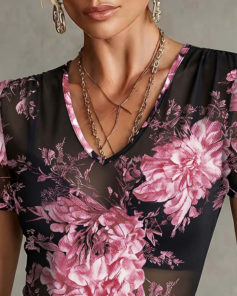 T-Shirt Med V-Ringning Och Blommönster Kort Ärm