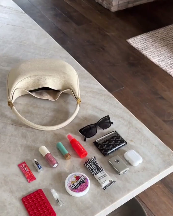 Enfärgad elegant halvmåneformad axelremsväska