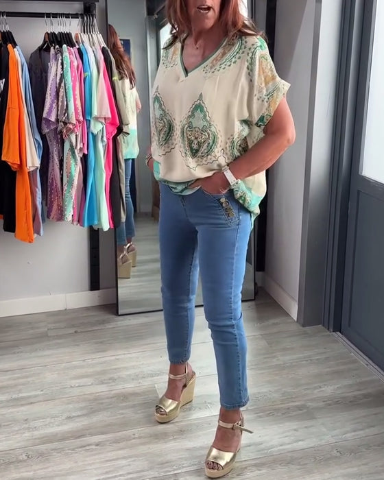 V-ringad casual topp med retrotryck