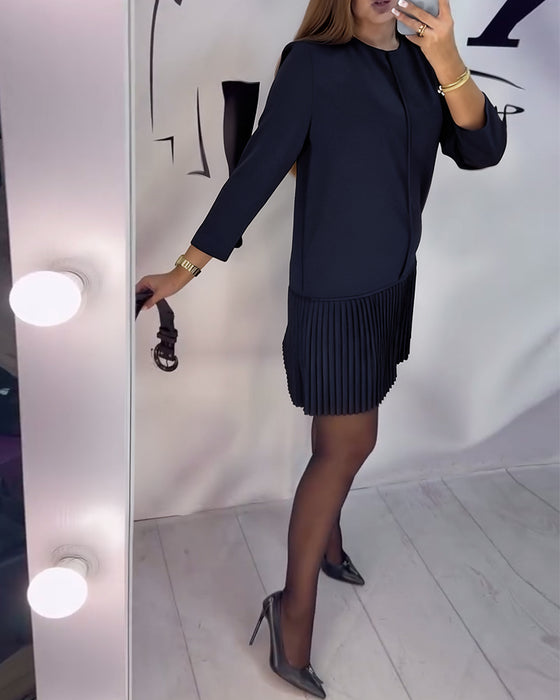 Klänning Med Trekvartsärm Och Plissering I Dragspelsstil