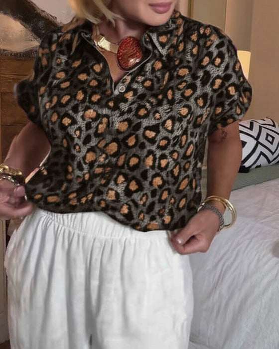 Blus avslappnad leopardmönstrad