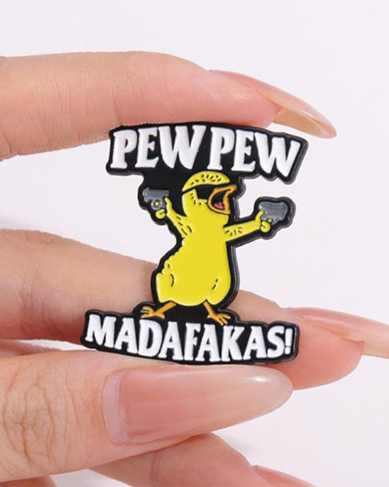 Brosch med Bokstav & Tecknad Anka Design