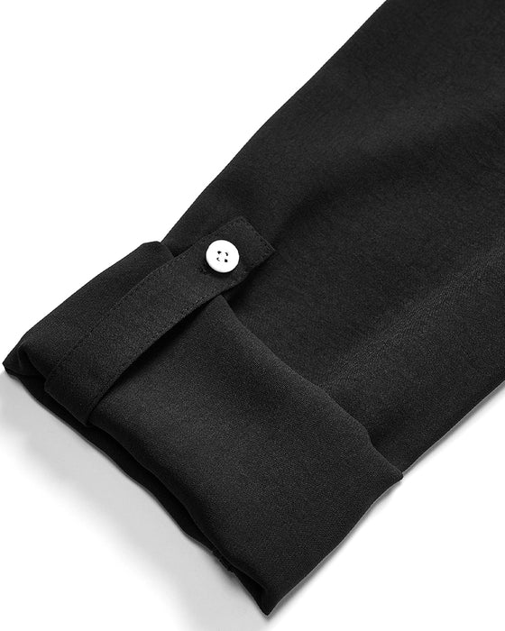 Avslappnad topp med paljettknappar med panel