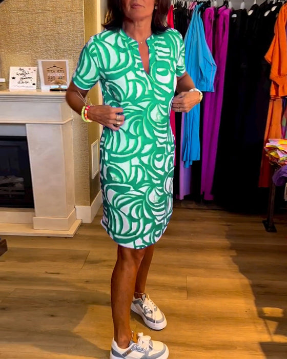 Kortärmad klänning med tryck