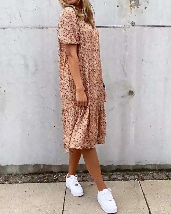 Skiftklänning med kort ärmtryck