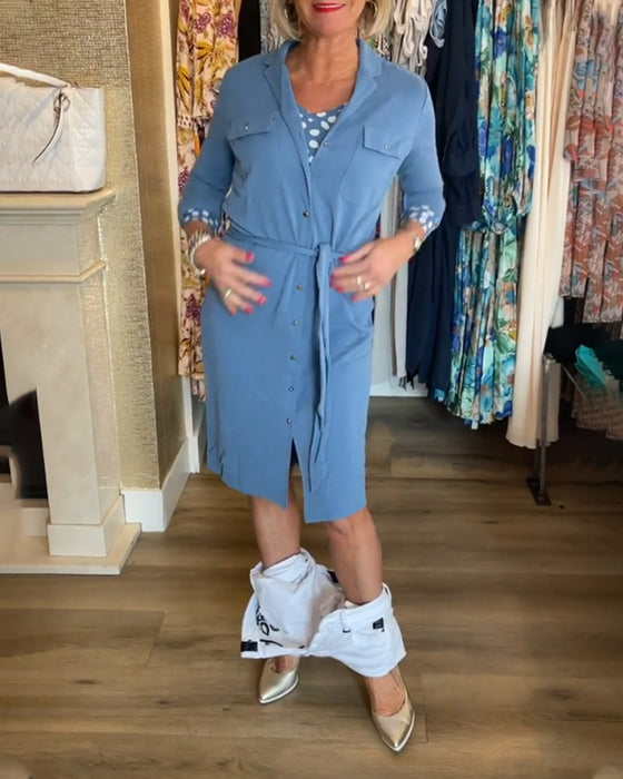 Avslappnad enfärgad Knappkappa