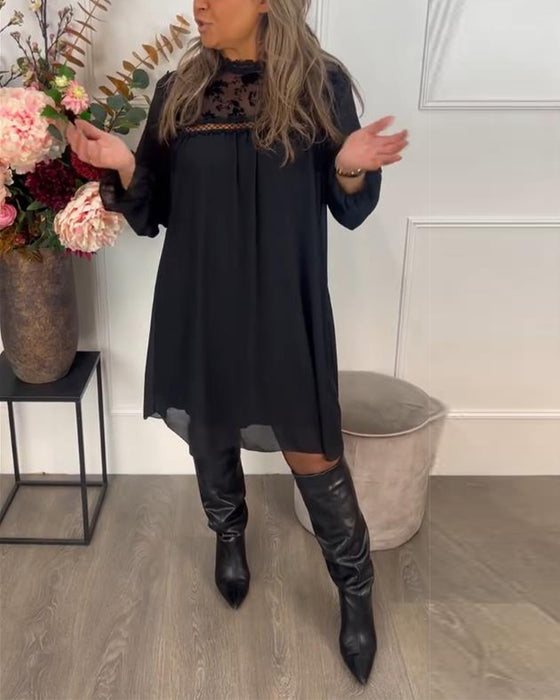 Klänning Med Spets Utsnitt Detalj, Puffärms Design Och Elegant Aura