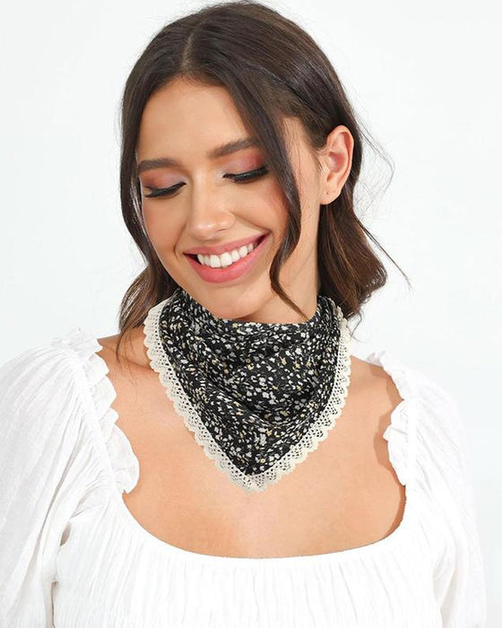 Liten Blommig Triangelscarf