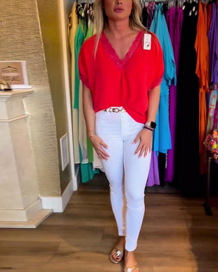 Skarvad spets v-ringad enfärgad topp