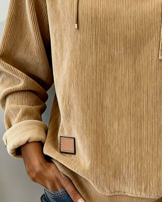 Enfärgad Hoodie Med Fickdesign