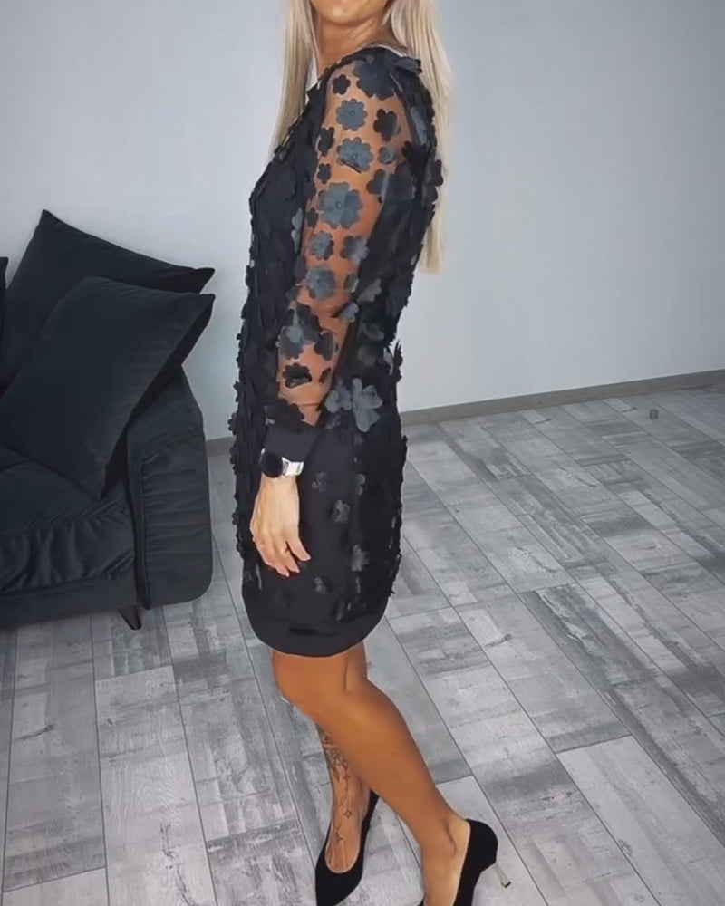 Klänning Med Lapptäcktsdetaljer Och 3d-Blommor