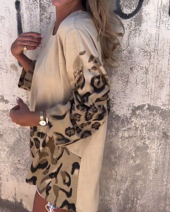 T-shirt med rund hals och leopardmönster