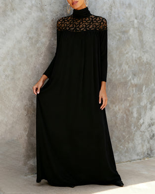 Klänning Med Hög Hals, Mesh Och Lapptäcktsdetaljer I Elegant Stil