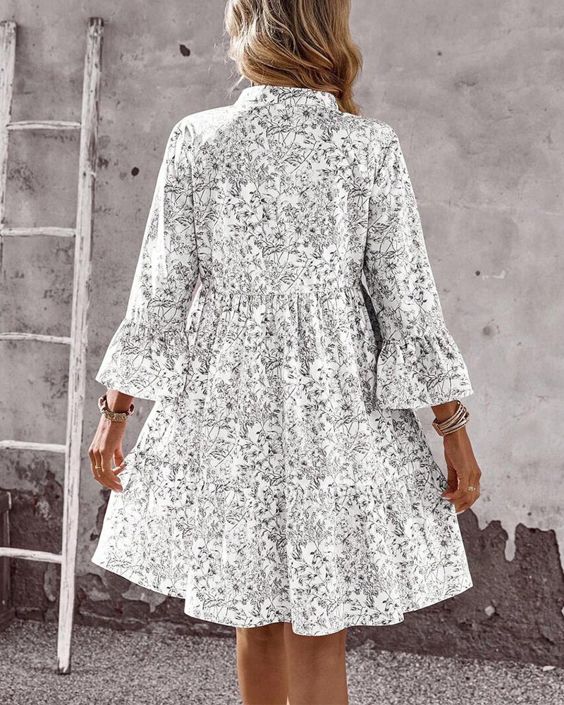 Klänning Blommig V-ringning Tårta