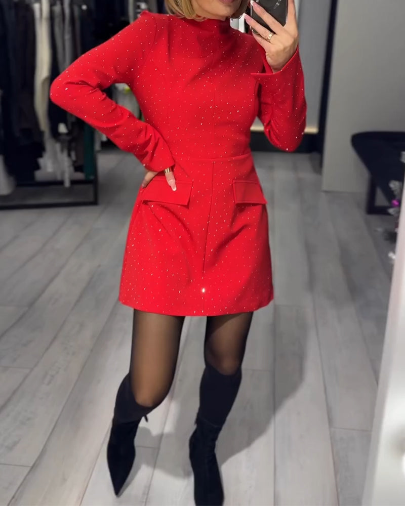 Elegant Klänning Med Subtil Glans