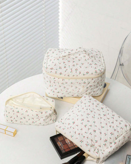 Set med kosmetikväska i tre delar