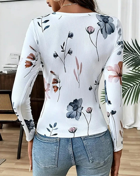 T-Shirt Med Blommiga Mönster Och Versatilt Design