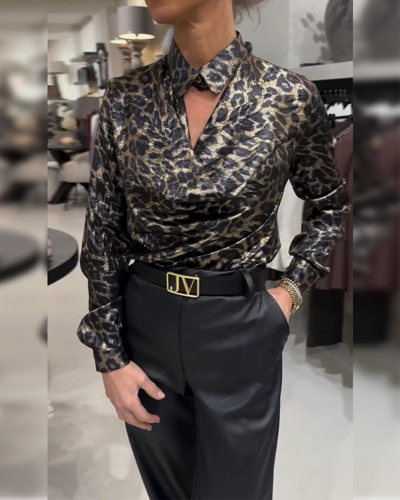 Skjort Stilfull Leopardtryck Med Draperad Krage