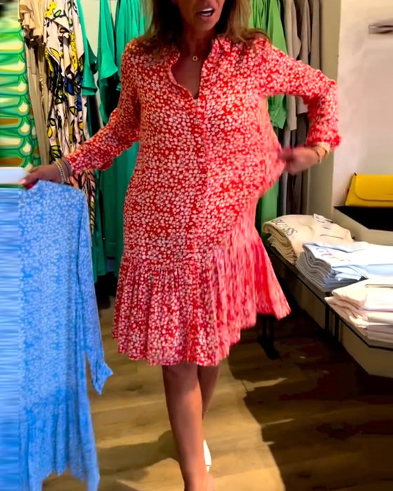 V-ringad klänning med blommönster