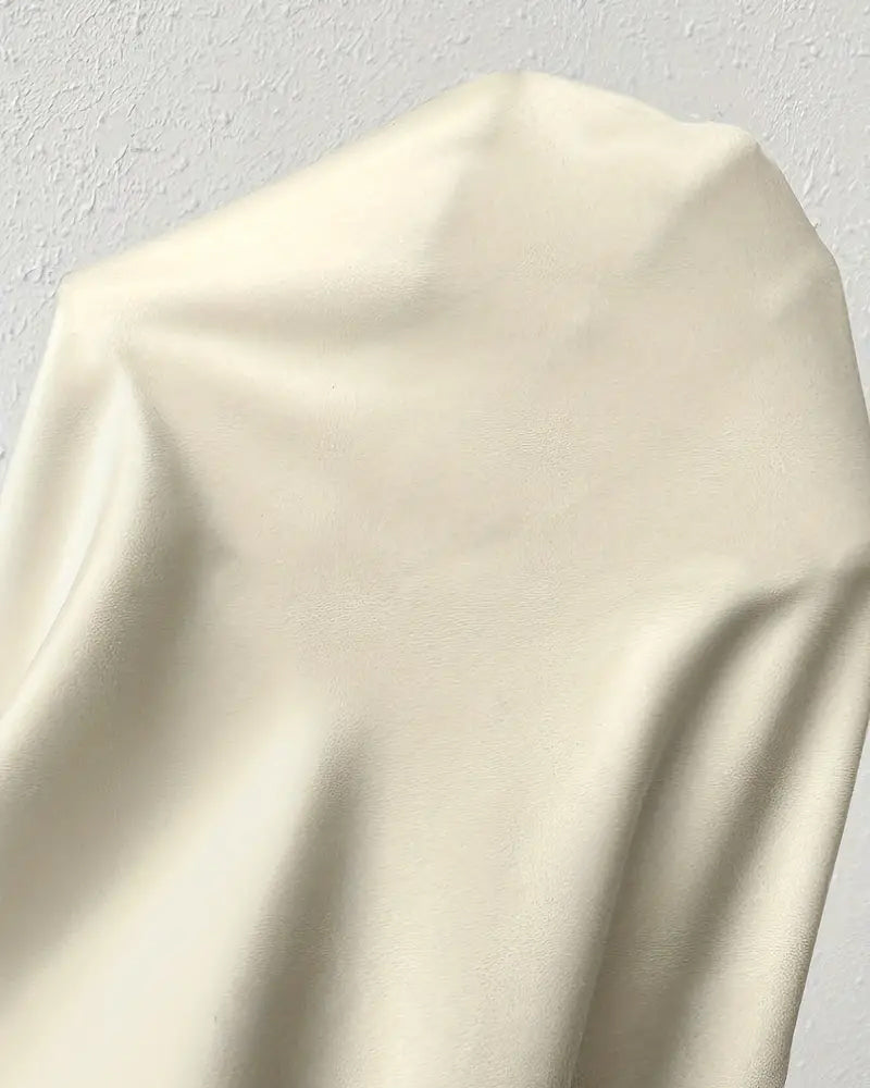 Casual enfärgad oregelbunden blus med veck och lång ärm
