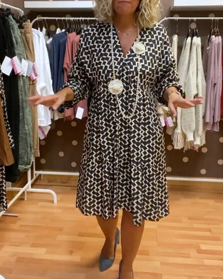 V-ringad casual klänning med geometriskt tryck