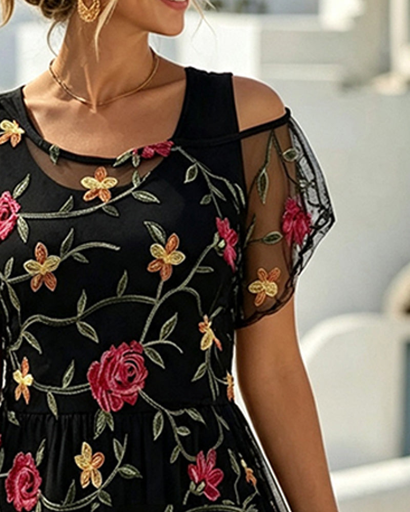 Klänning Blomtryck Rundhalsad Sheer A-Linje