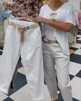 Byxor i ren färg och casual stil