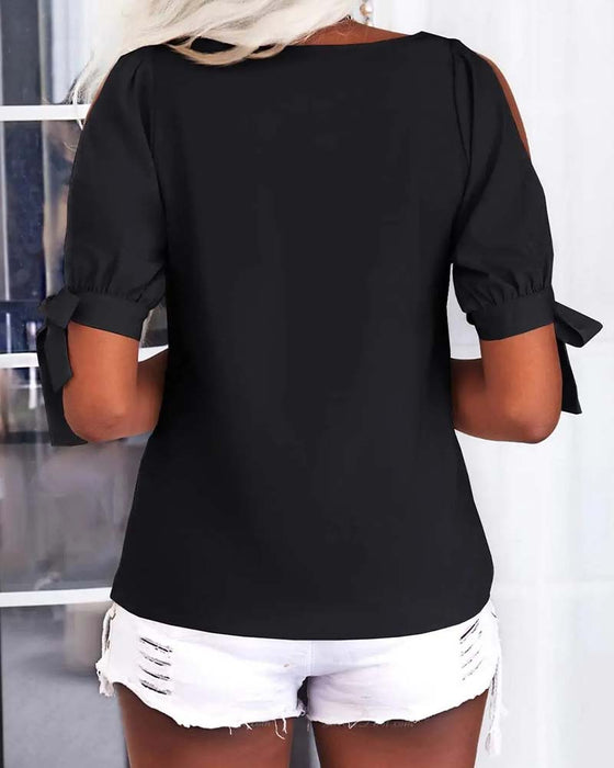 Blus V-Hals Cold Shoulder Rosett Enfärgad