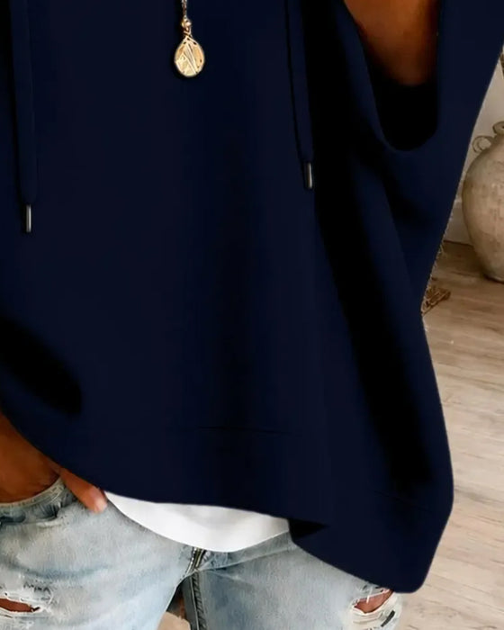 Sweatshirt Med Dragsko Och Trekvartslånga Ärmar Och Huva