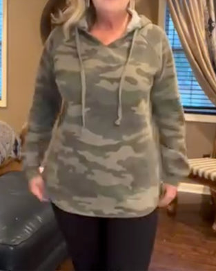 Hoodie Kamouflage Dragsko Löst Tröja