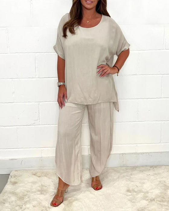 Bekväm och avslappnad tvådelad enfärgad kostym