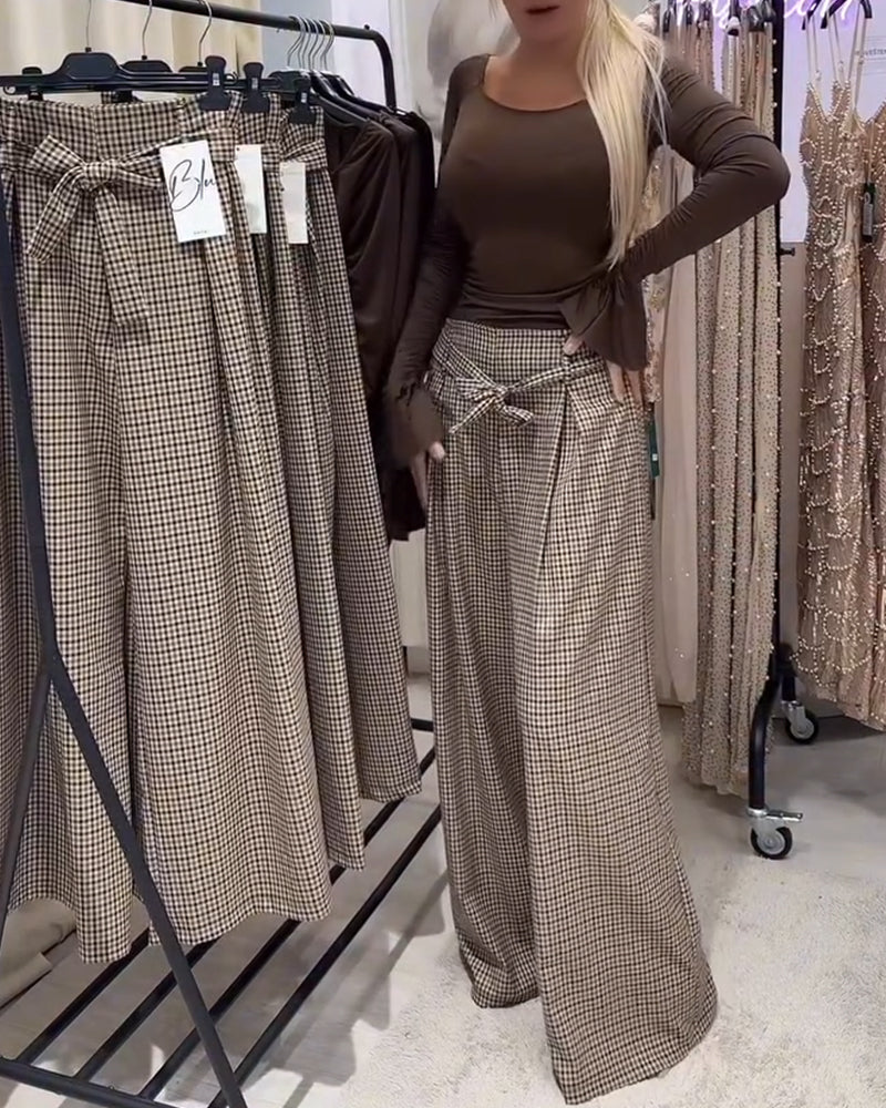 Vidbyxor I Hundtandsmönster Med ”Old Money”-Stil