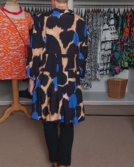 V-ringad avslappnad långärmad blus i kontrastfärg