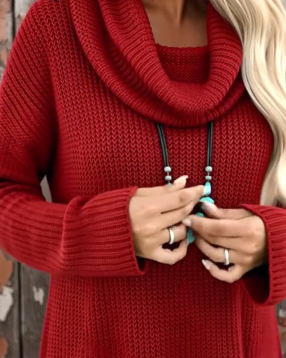 Enfärgad Klänning Med Hög Halsringning Och Modern Design