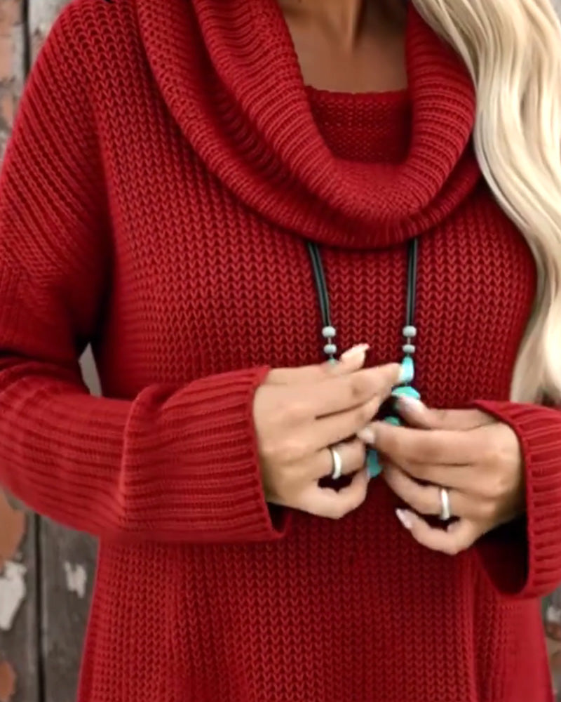 Enfärgad Klänning Med Hög Halsringning Och Modern Design