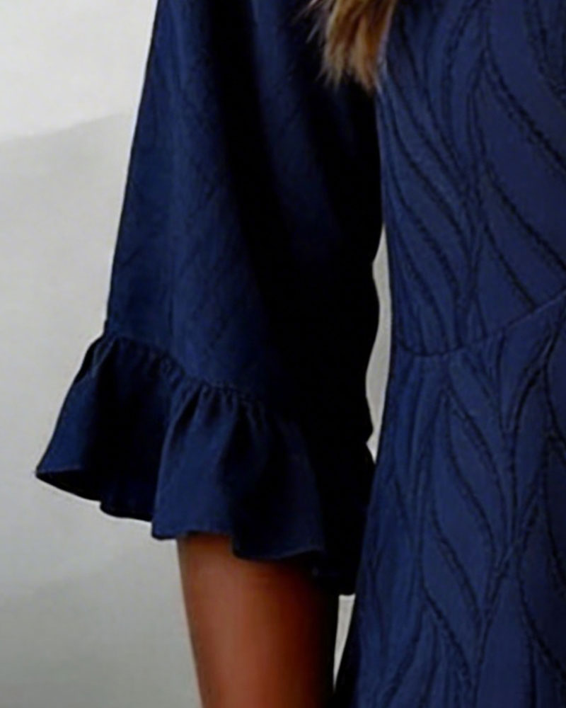 Blus Med Textur Och Volangkant