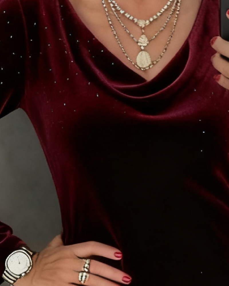 Klänning Med Fin Glans Och Rak Passform