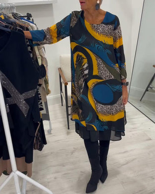 Elegant Tryckt Klänning Med Runt Halsutsnitt